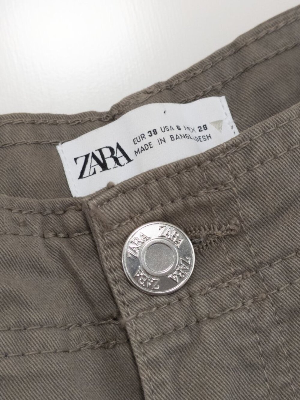 ZARA Wide Leg Cargo Pants Beige Size 6 EU 38 Dark Khaki Casual Y2K Relaxed Fit - Picture 3 of 4